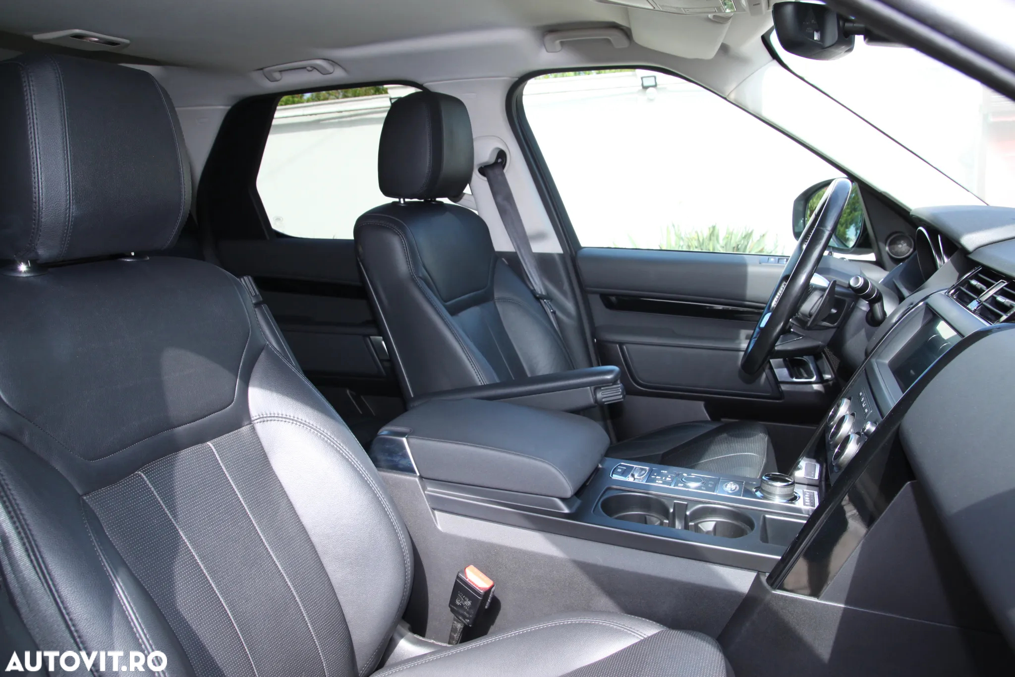 Land Rover Discovery 3.0 L SD6 Landmark Edition - 23