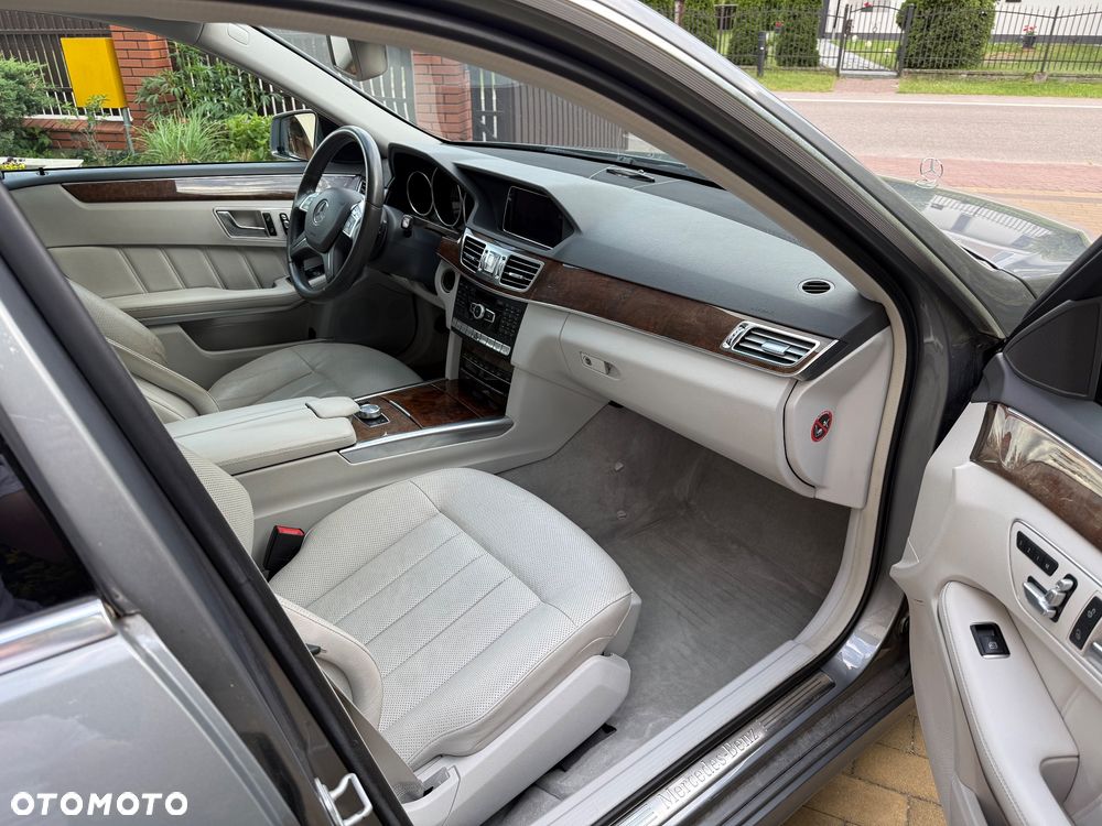 Mercedes-Benz Klasa E 300 BlueTEC HYBRID Elegance - 13