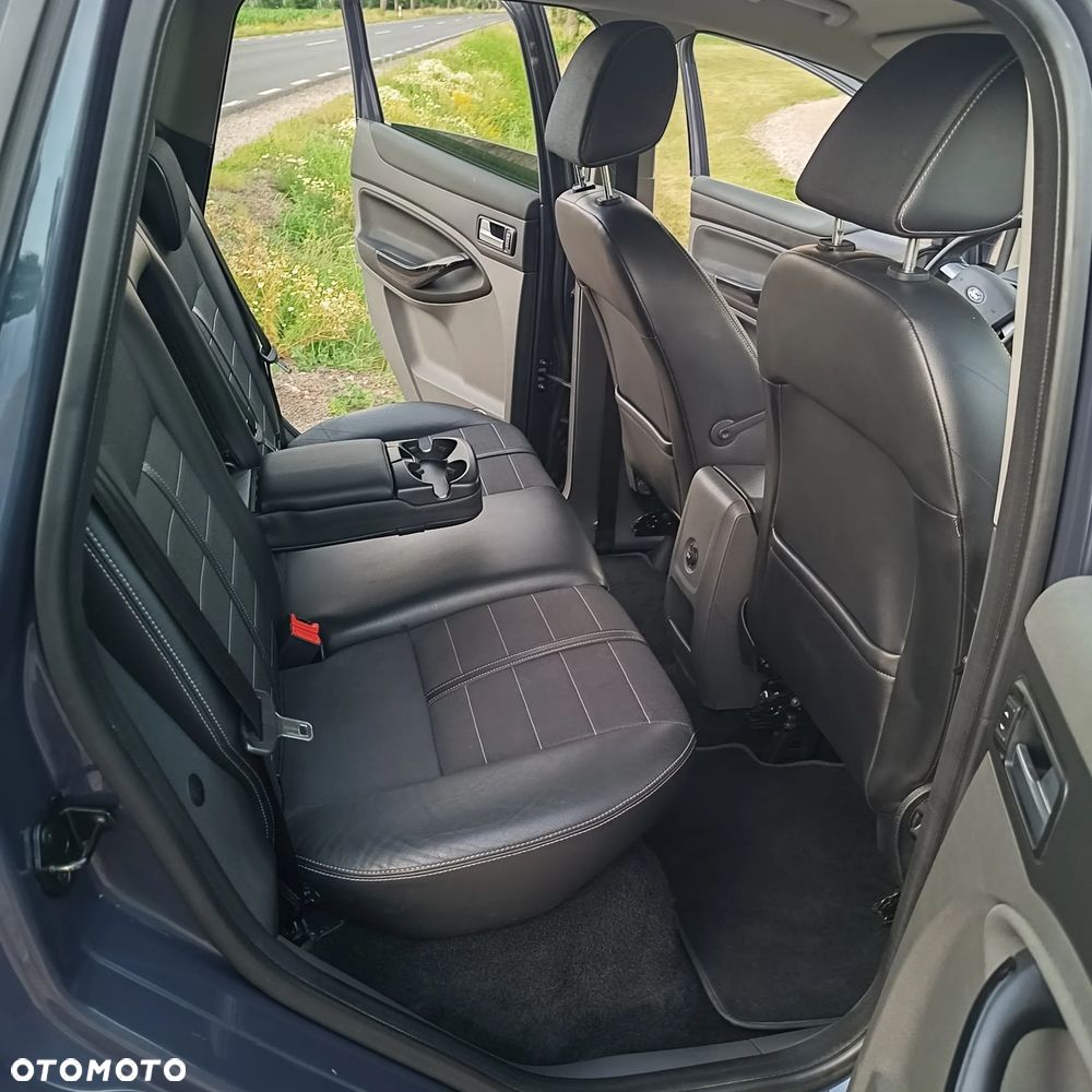 Ford Kuga 2.0 TDCi 2x4 Titanium - 23