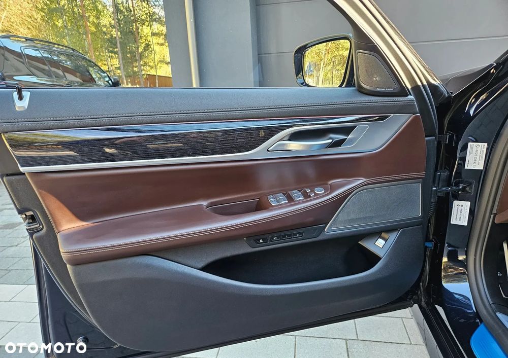 BMW Seria 7 - 10