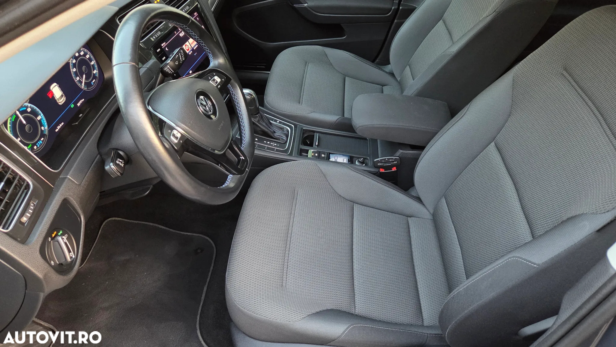 Volkswagen e-Golf - 9