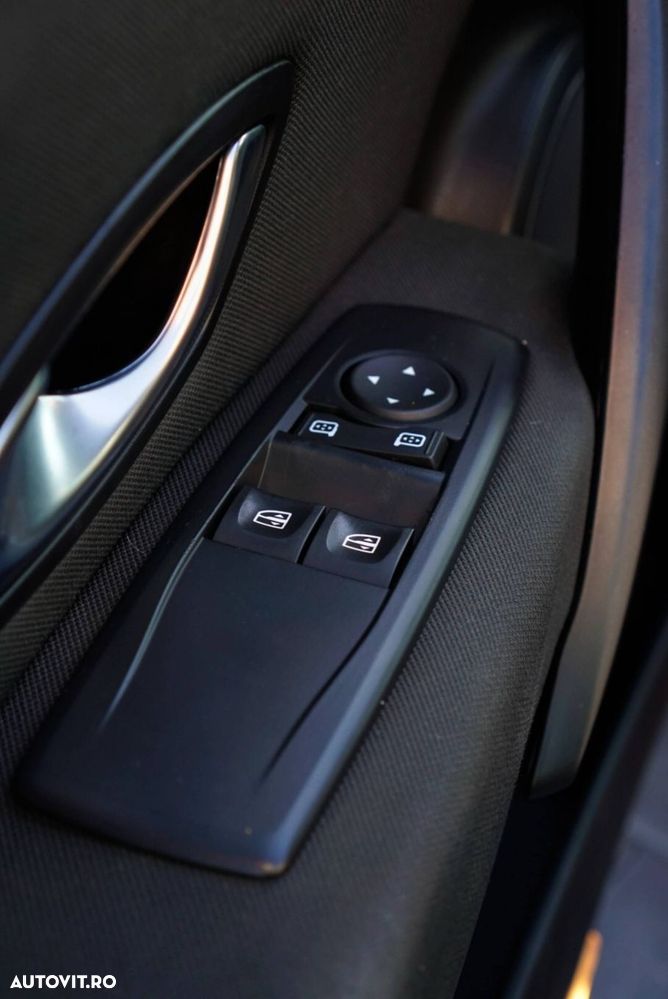 Renault Megane III Coupe 1.4 TCE Dynamique - 31