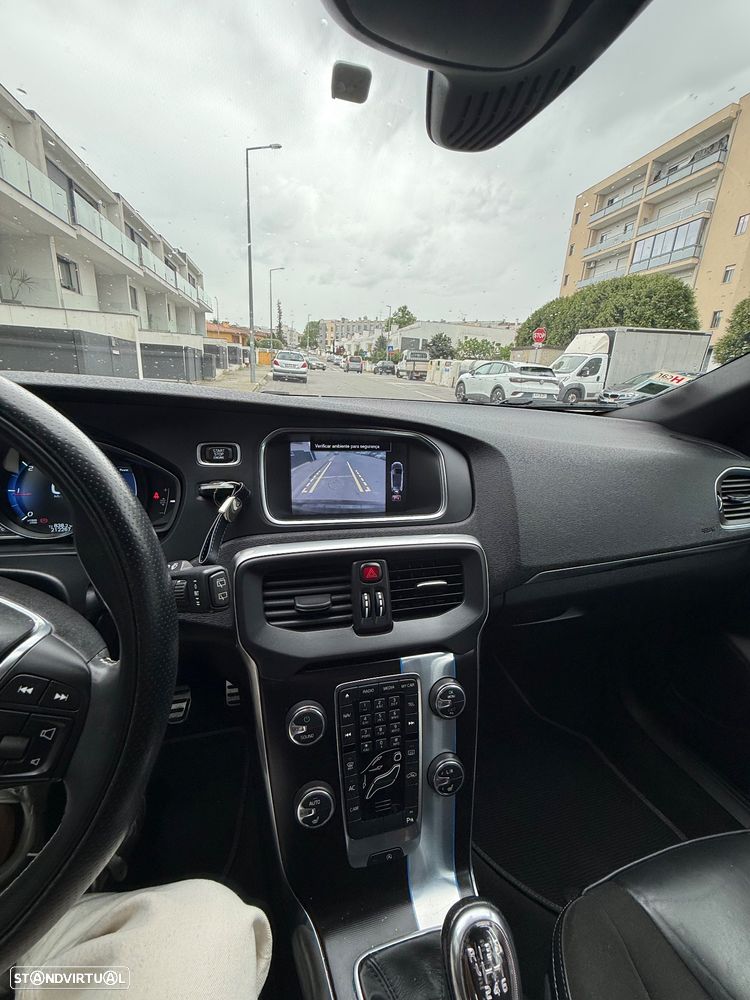 Volvo V40 D2 R Design - 24