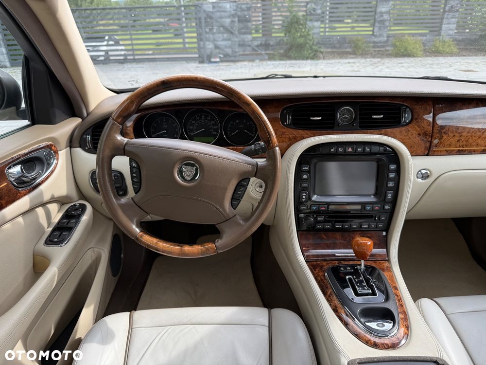 Jaguar XJ XJ8 4.2 Executive Last Edition - 9