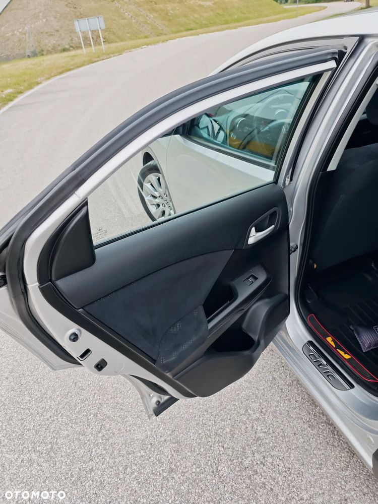 Honda Civic 1.8 i-VTEC Sport - 38