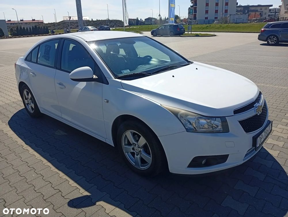 Chevrolet Cruze 1.6 Base - 11