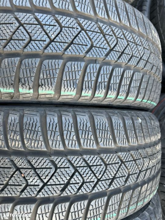 vând 4 anvelope 215/50/18 Pirelli de iarnă ca noi - 2