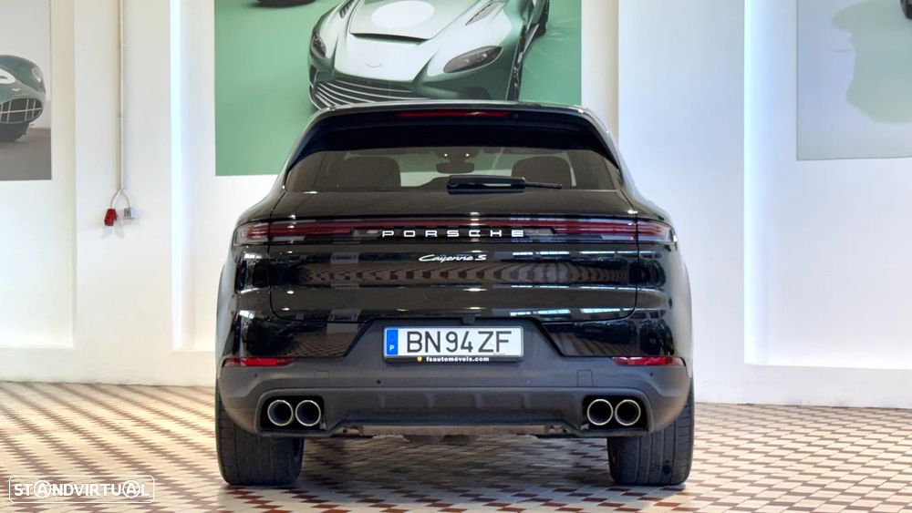 Porsche Cayenne S E-Hybrid - 4