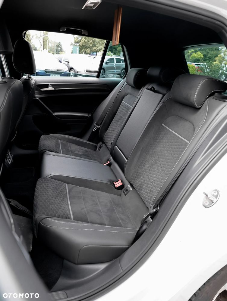 Volkswagen Golf - 14