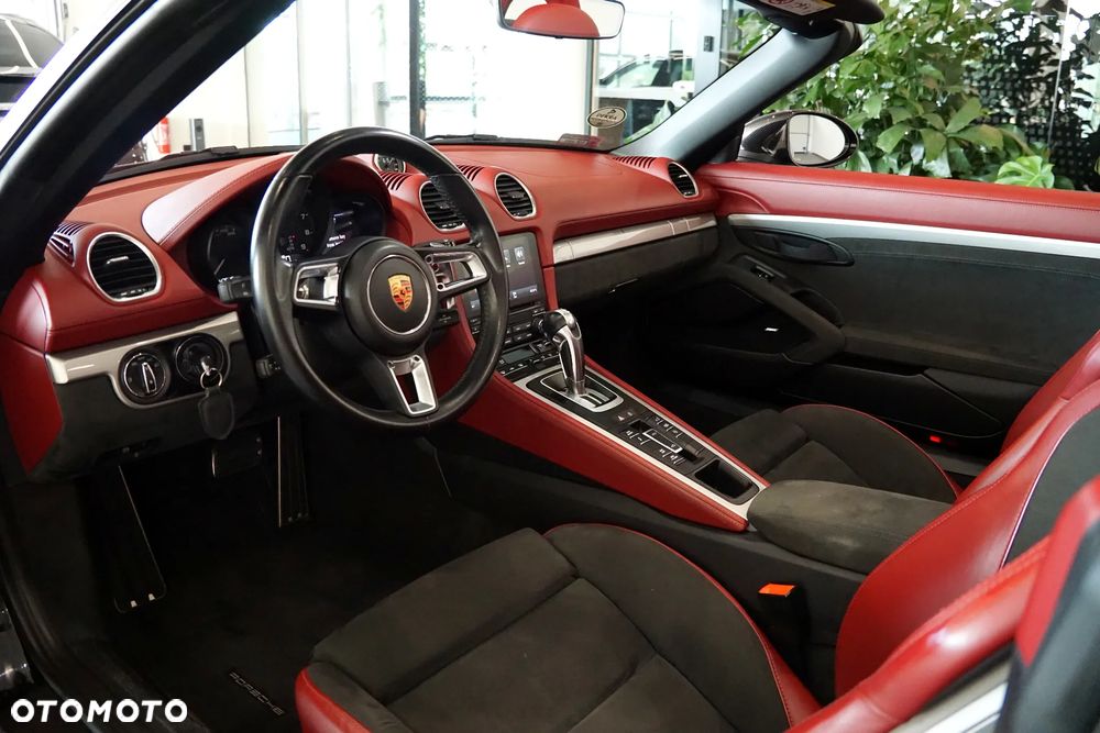 Porsche 718 Spyder - 17