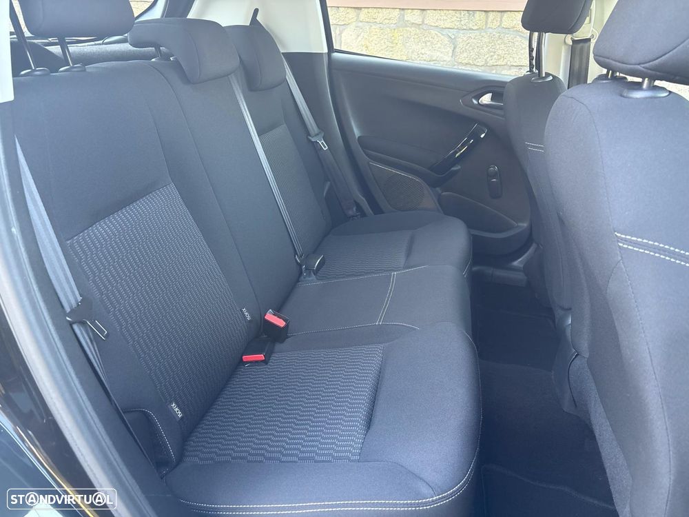 Peugeot 208 1.2 PureTech Style - 27