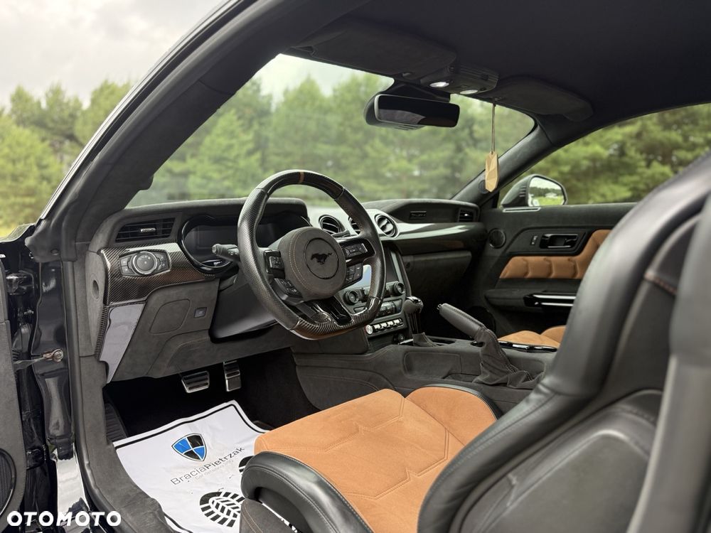 Ford Mustang - 25
