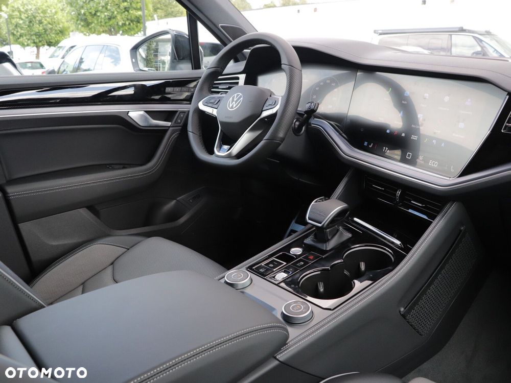 Volkswagen Touareg - 16