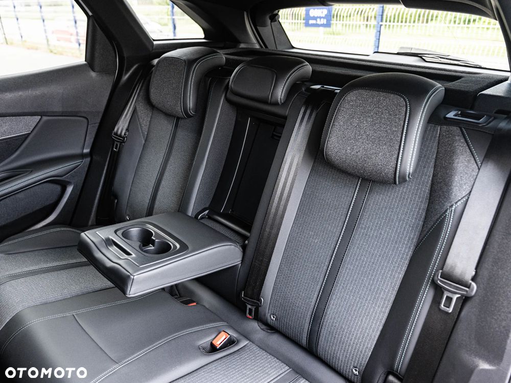 Peugeot 3008 1.6 PureTech HYbrid Allure S&S EAT8 - 27