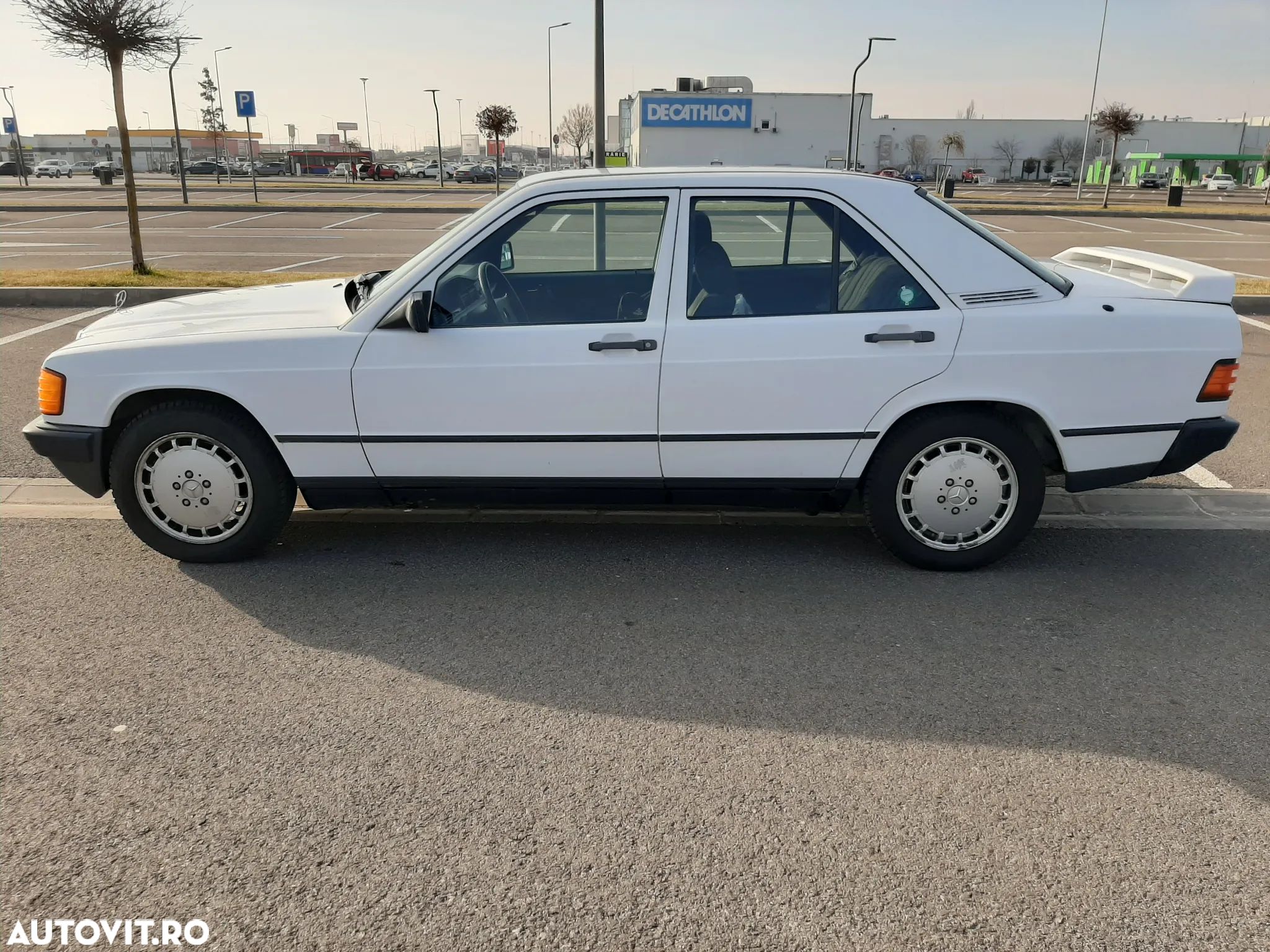 Mercedes-Benz W201 - 1