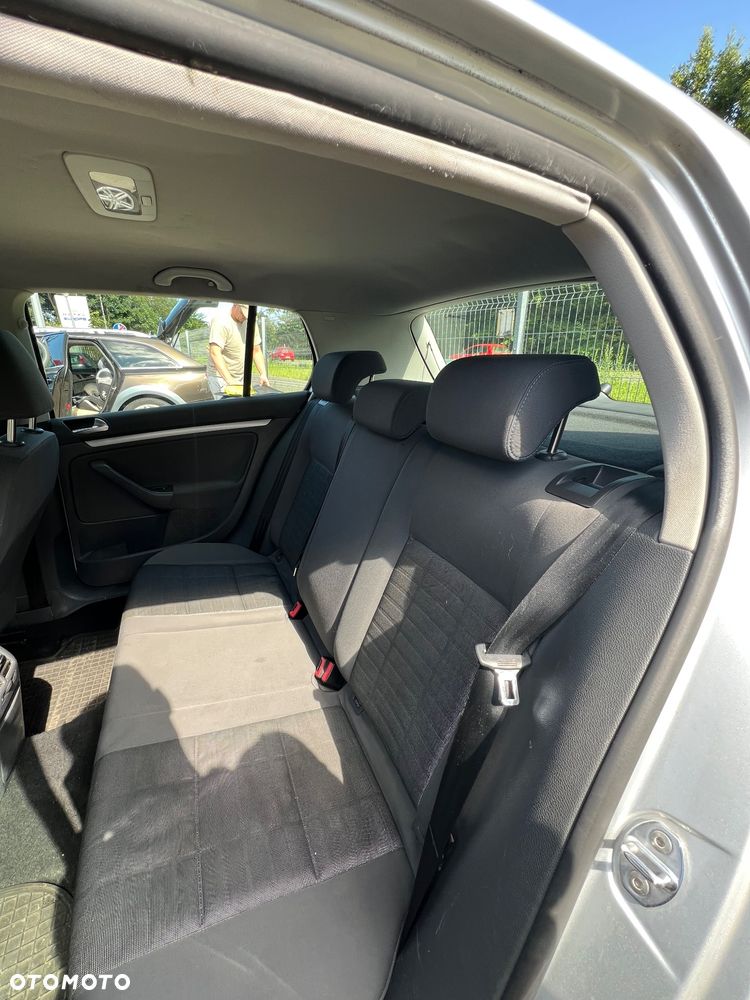 Volkswagen Golf - 26