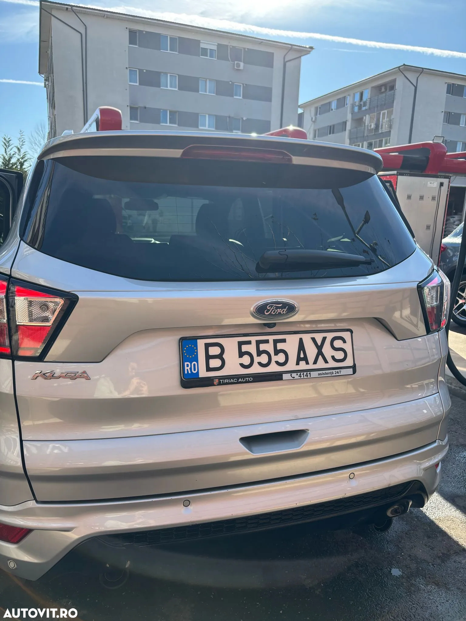 Ford Kuga 2.0 TDCi 4WD Powershift ST-Line - 32