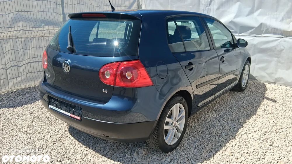 Volkswagen Golf 1.6 Comfortline - 4