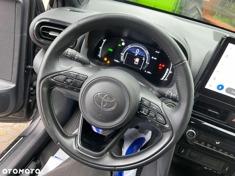 Toyota Yaris Cross Hybrid 1.5 Executive - 12