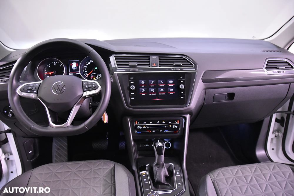 Volkswagen Tiguan - 10