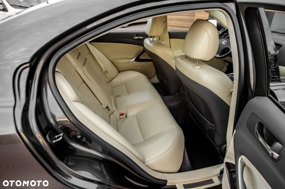 Lexus IS 250 Executive Line - 19