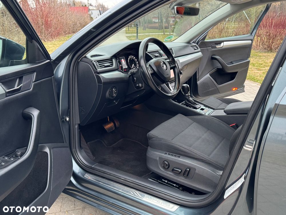 Skoda Superb 2.0 TDI DSG Premium Edition - 26