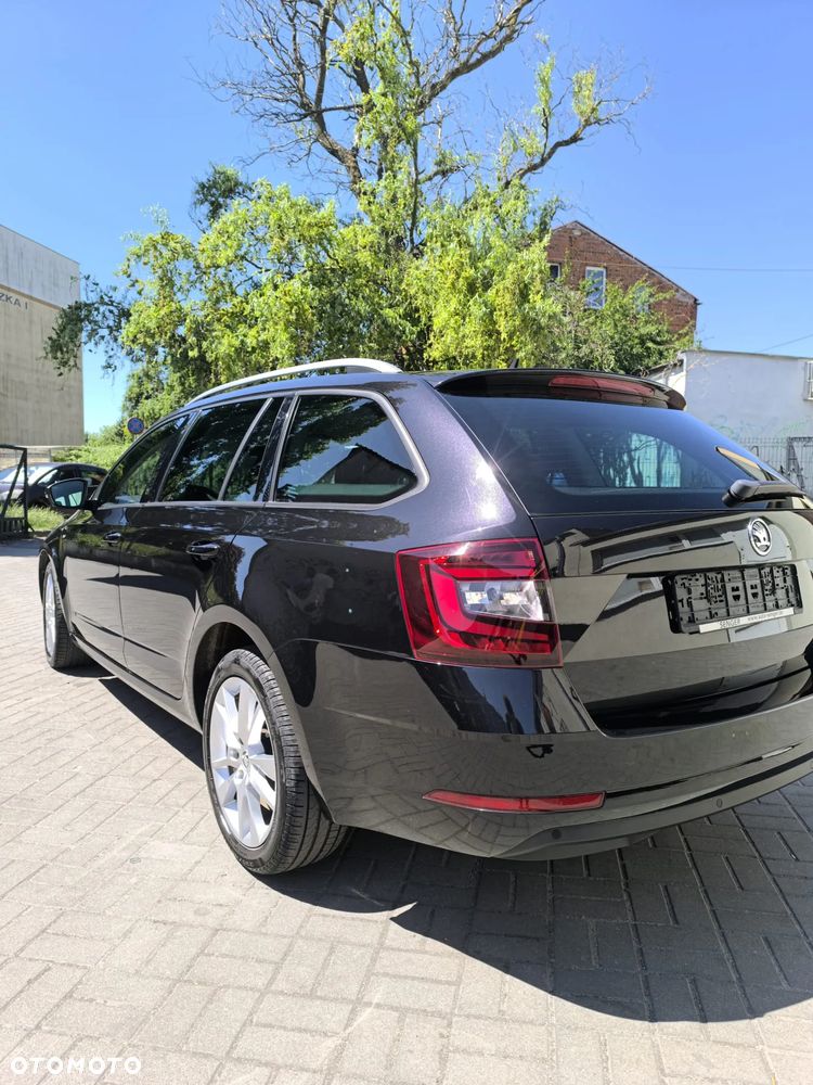 Skoda Octavia 1.6 TDI DSG Clever - 4