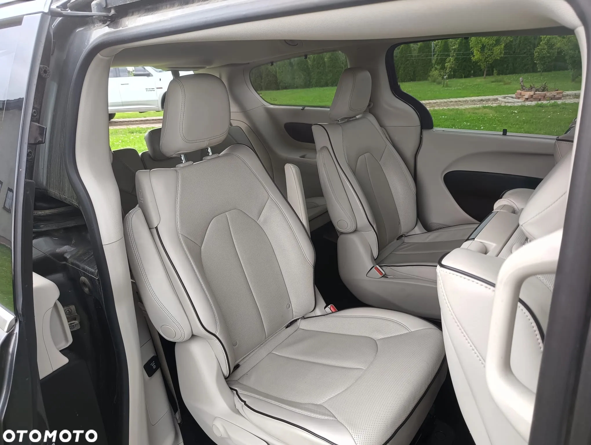 Chrysler Pacifica - 9