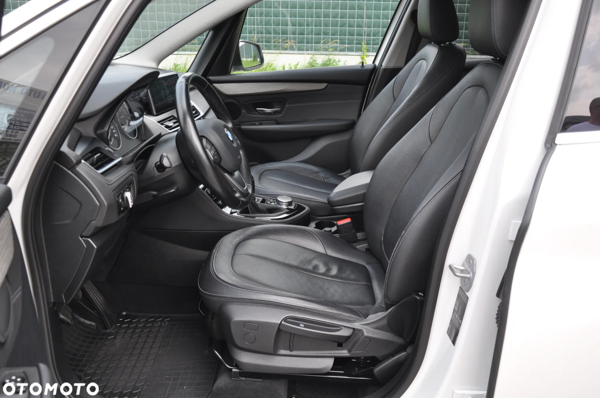 BMW Seria 2 216d Luxury Line - 7