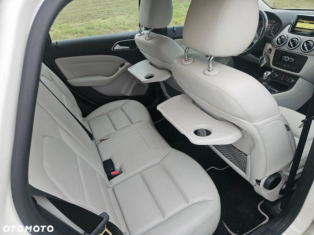 Mercedes-Benz Klasa B 180 BlueEFFICIENCY Edition Style - 23