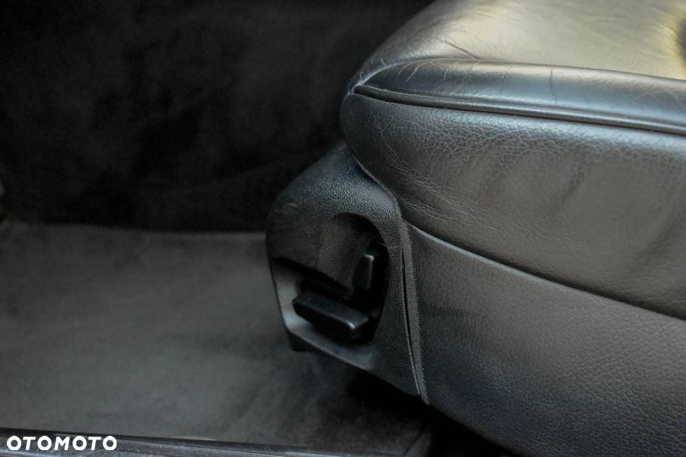 Mercedes-Benz CLS 350 CGI 7G-TRONIC - 24