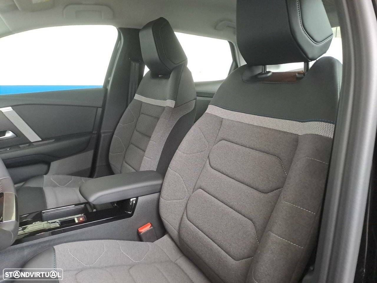 Citroën C4 X 1.2 PureTech Plus EAT8 - 9