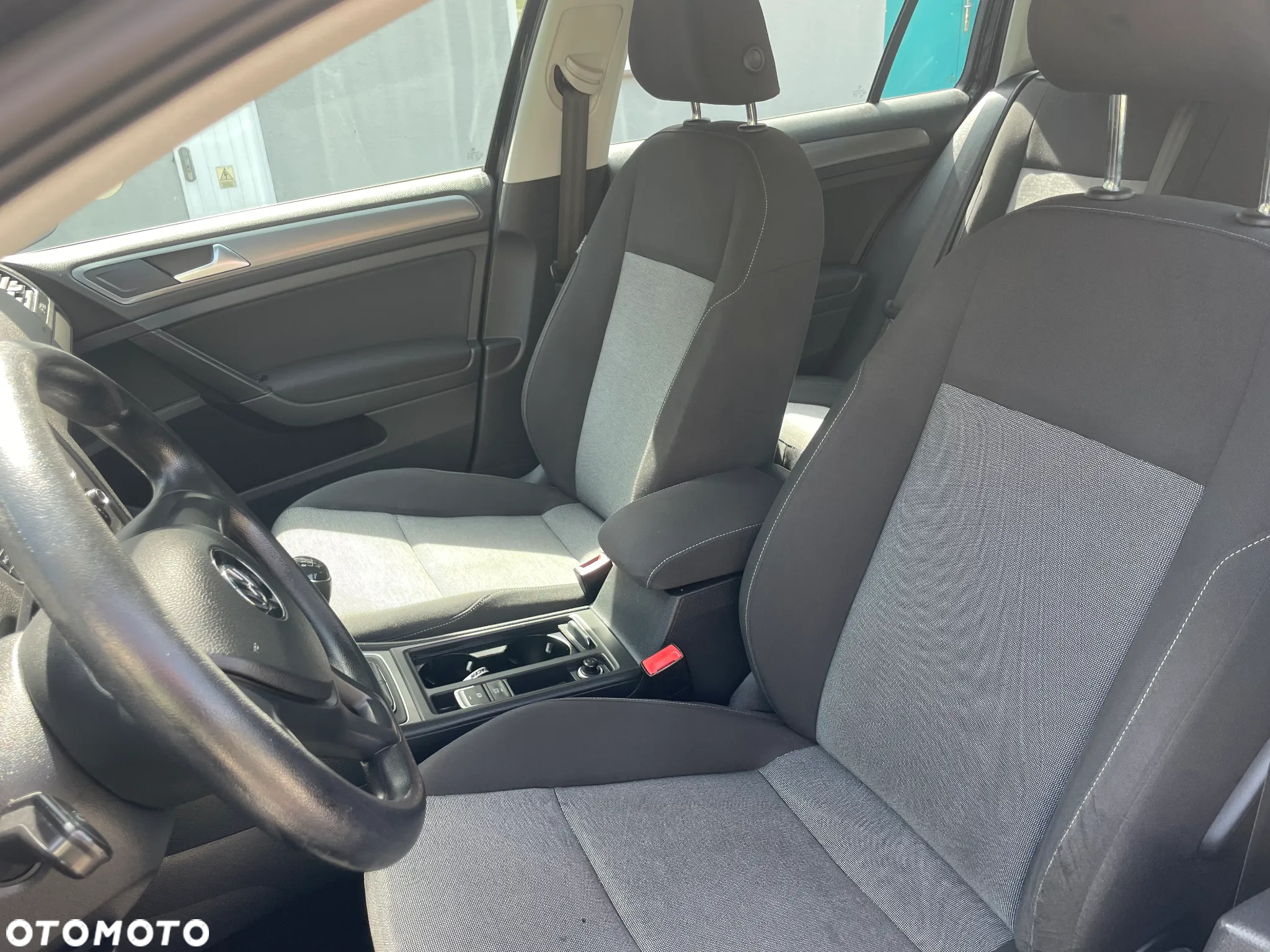 Volkswagen Golf 1.6 TDI BlueMotion Technology Comfortline - 12