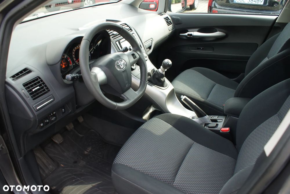Toyota Auris - 5