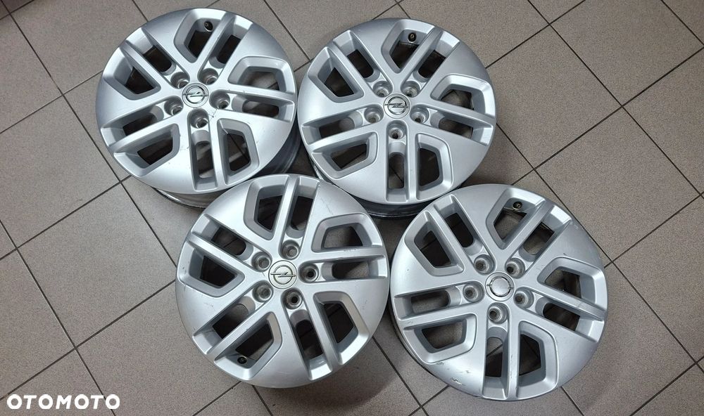 Felgi Aluminiowe 17 Renault Trafic III Opel Vivaro B 5x114.3 ET 50 - 1