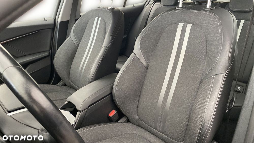 BMW Seria 1 118d Sport Line - 11