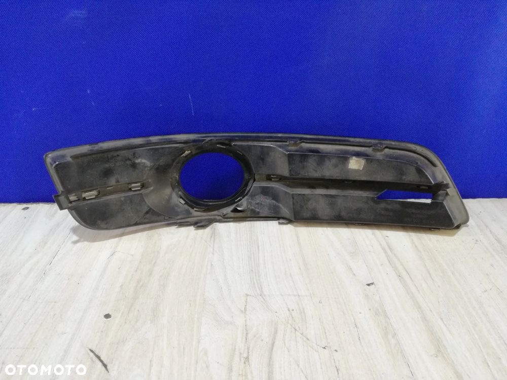 Audi A3 8P Lift kratka zderzaka ramka halogenu lewa 8P0 807 681AA 08/12 - 3