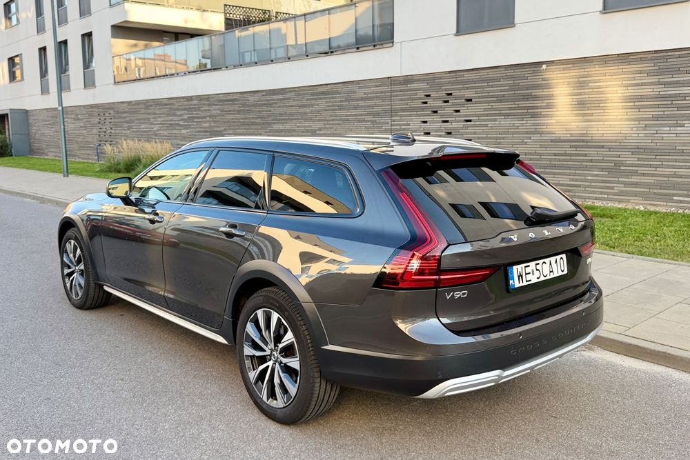 Volvo V90 Cross Country B5 B AWD Plus - 4