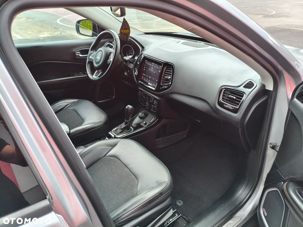 Jeep Compass - 18