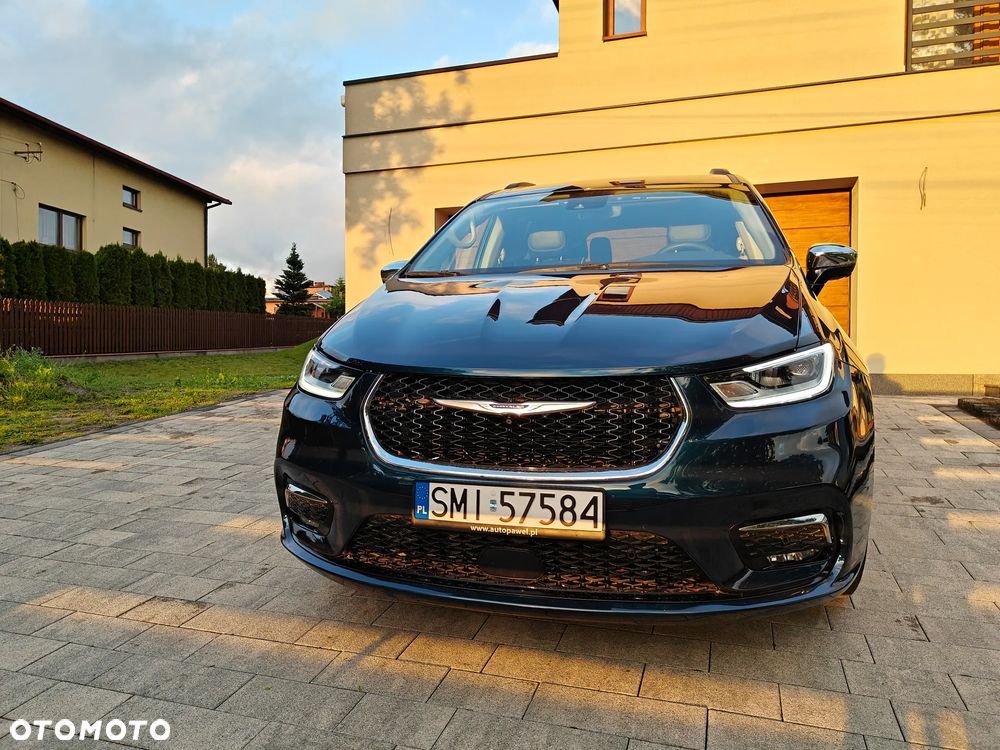 Chrysler Pacifica - 1