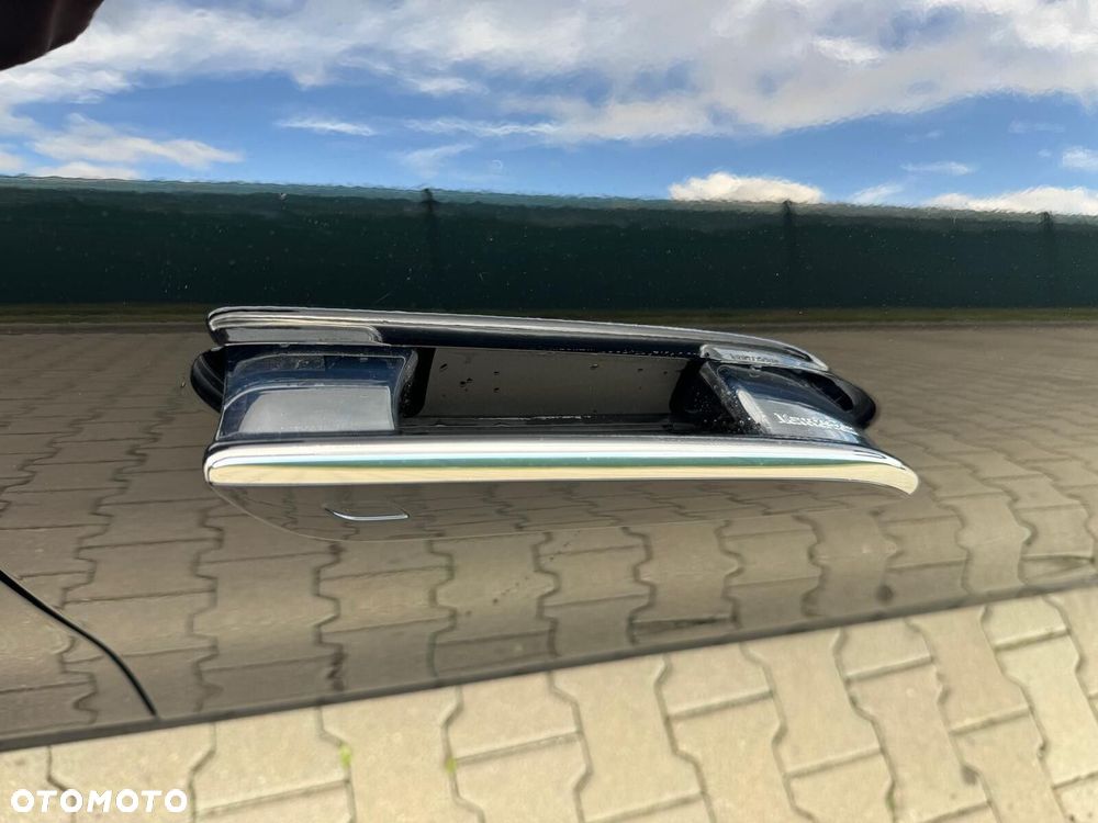 Mercedes-Benz CLA - 12