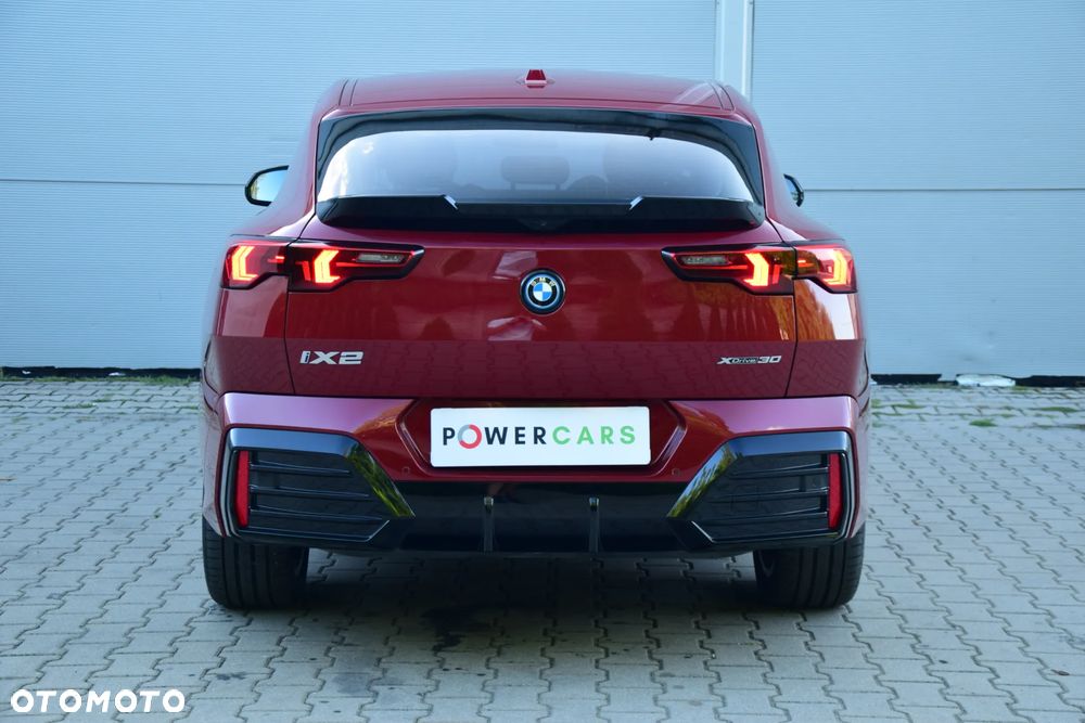 BMW iX2 xDrive30 66.5kWh M Sport - 11