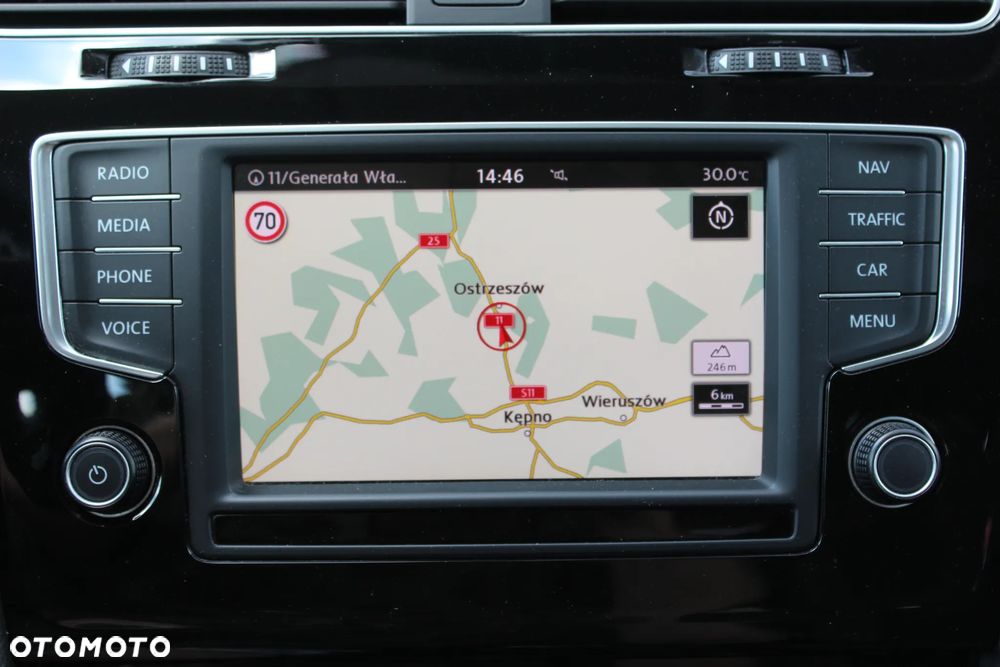 Volkswagen Golf 2.0 TDI SCR Comfortline - 21