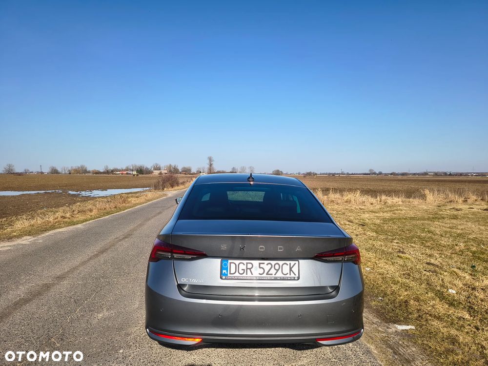 Skoda Octavia 1.5 TSI mHEV Selection DSG - 9