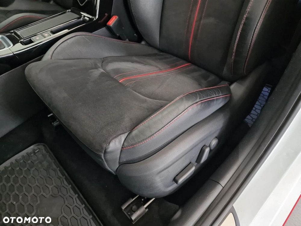 Kia ProCeed 1.6 T-GDI GT DCT - 12