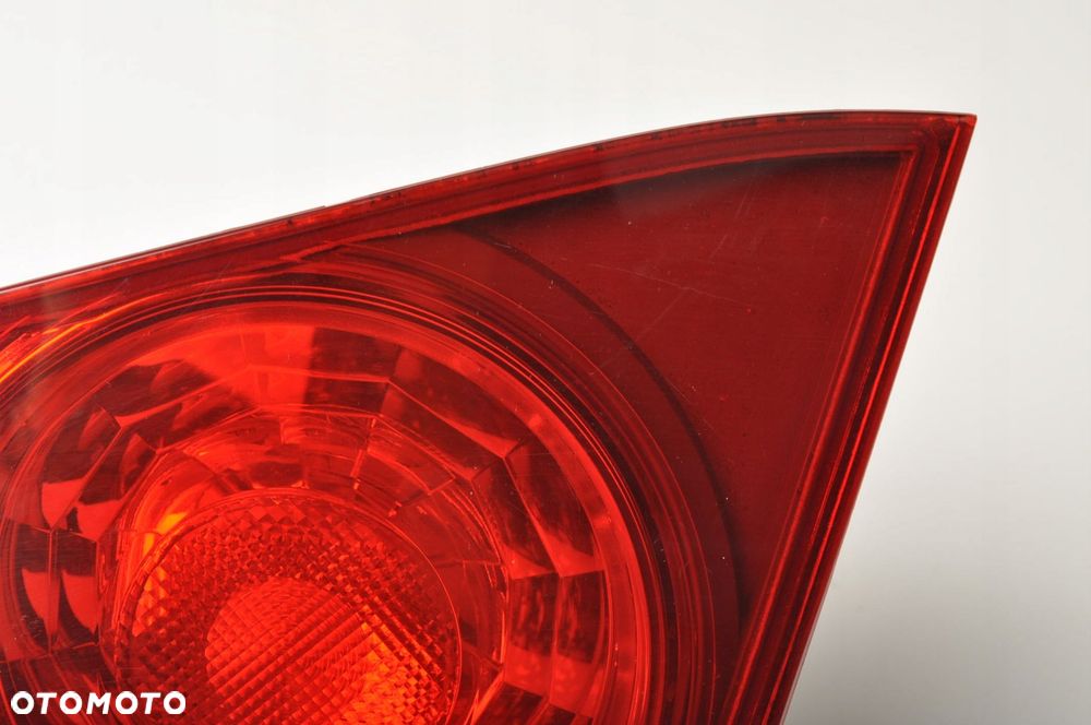 HONDA CIVIC VIII LAMPA PRAWA TYLNA W KLAPE - 2