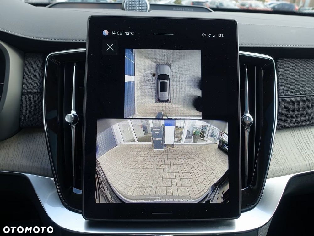 Volvo XC 90 T8 AWD Ultra Bright - 24