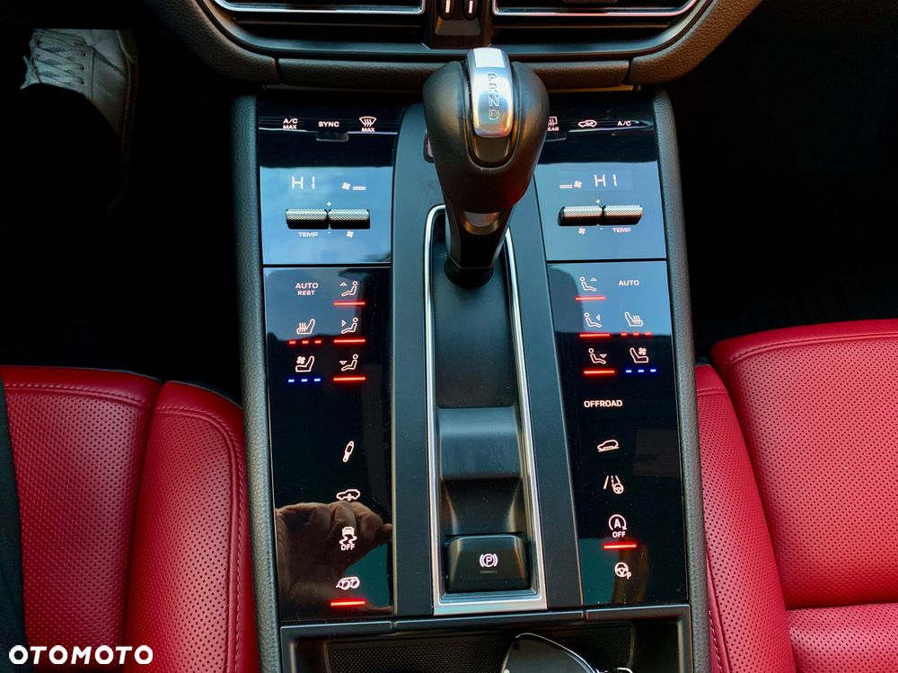 Porsche Macan GTS PDK - 32