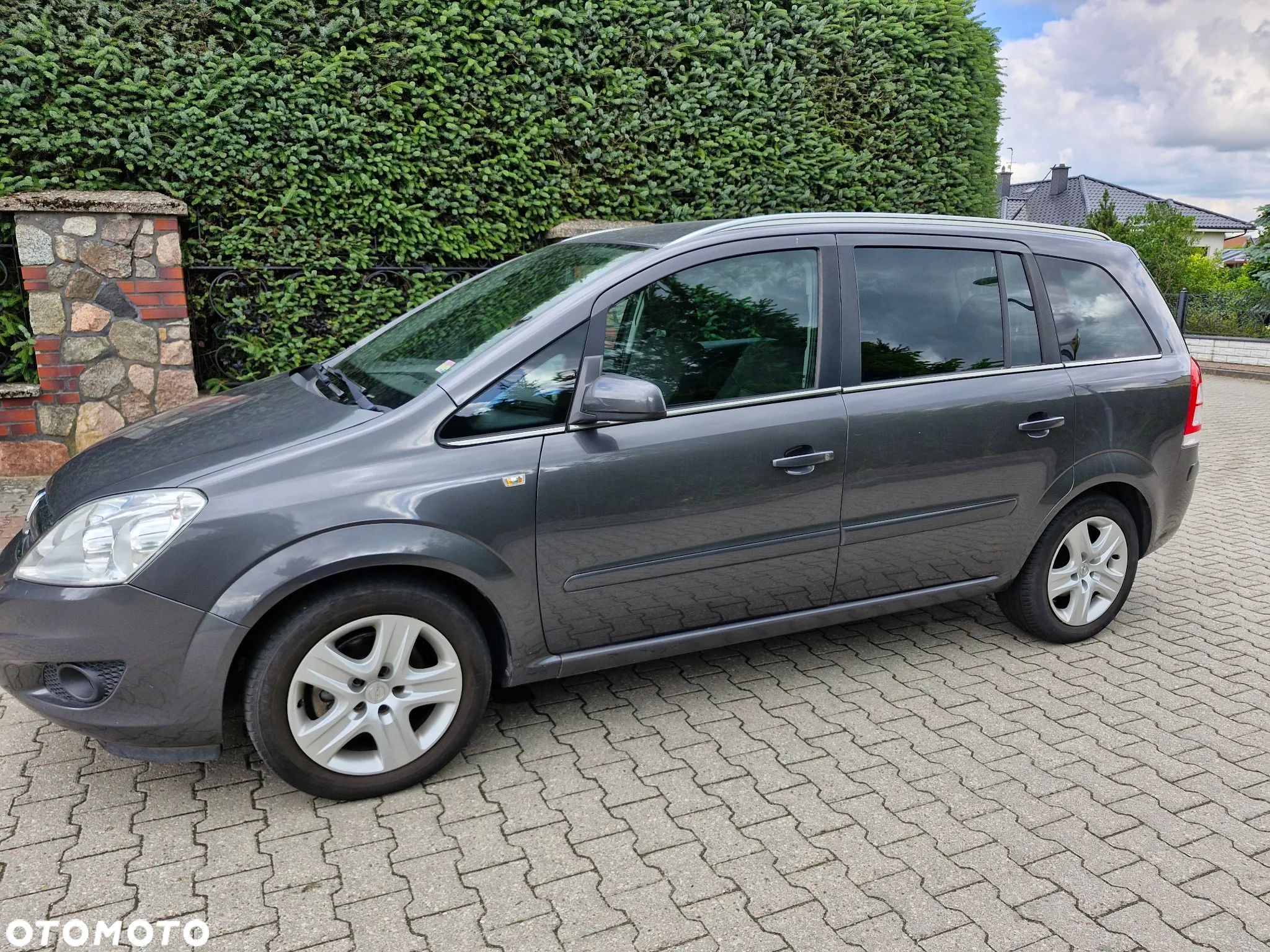 Opel Zafira 1.6 Enjoy - 1