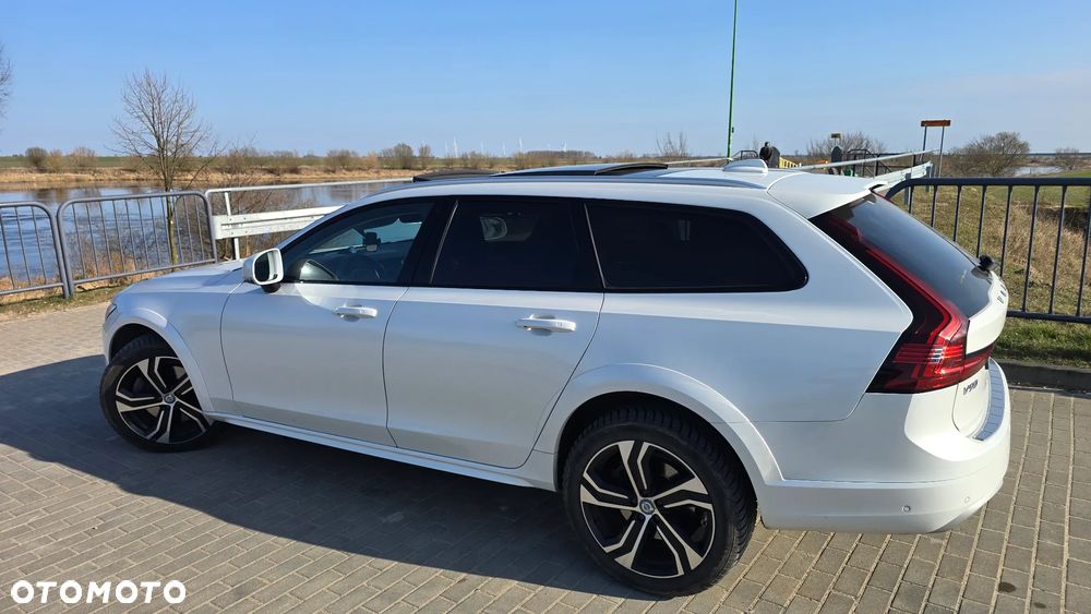 Volvo V90 Cross Country - 5